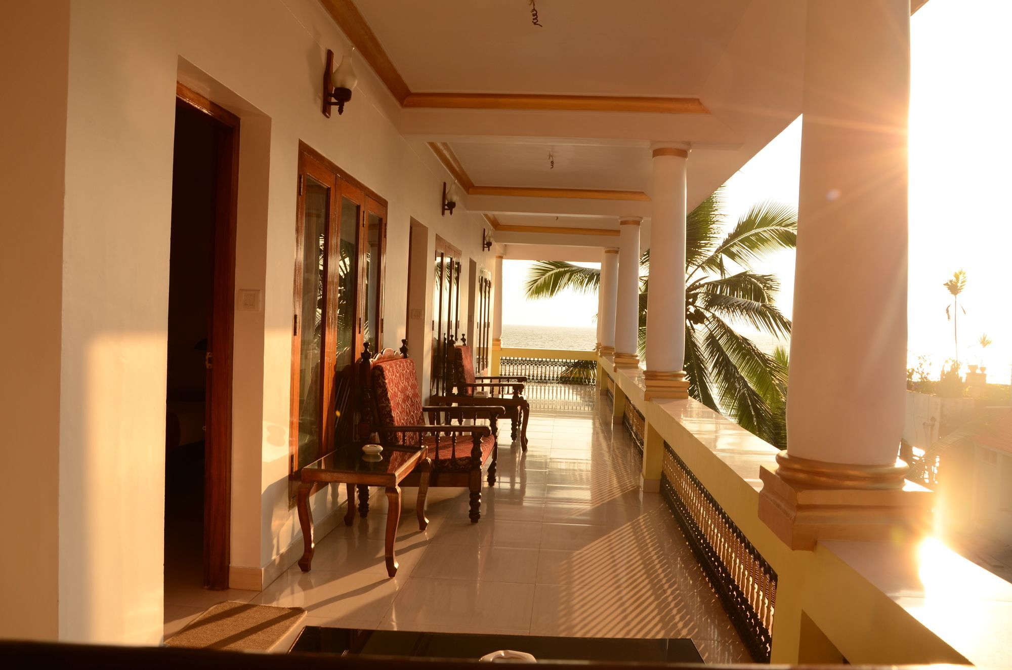 Hotel Sea View Palace - The Beach Hotel, Kovalam Kültér fotó